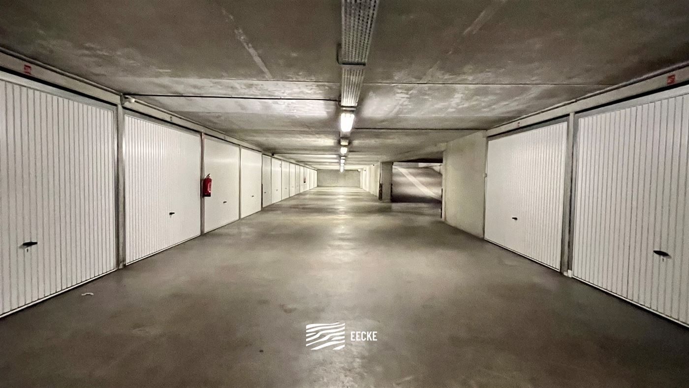 Parking/Garagebox foto {{pictureIndex}}