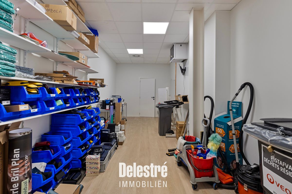 Opbrengsteigendom verhuurd aan PEARLE OPTICIENS  foto 19