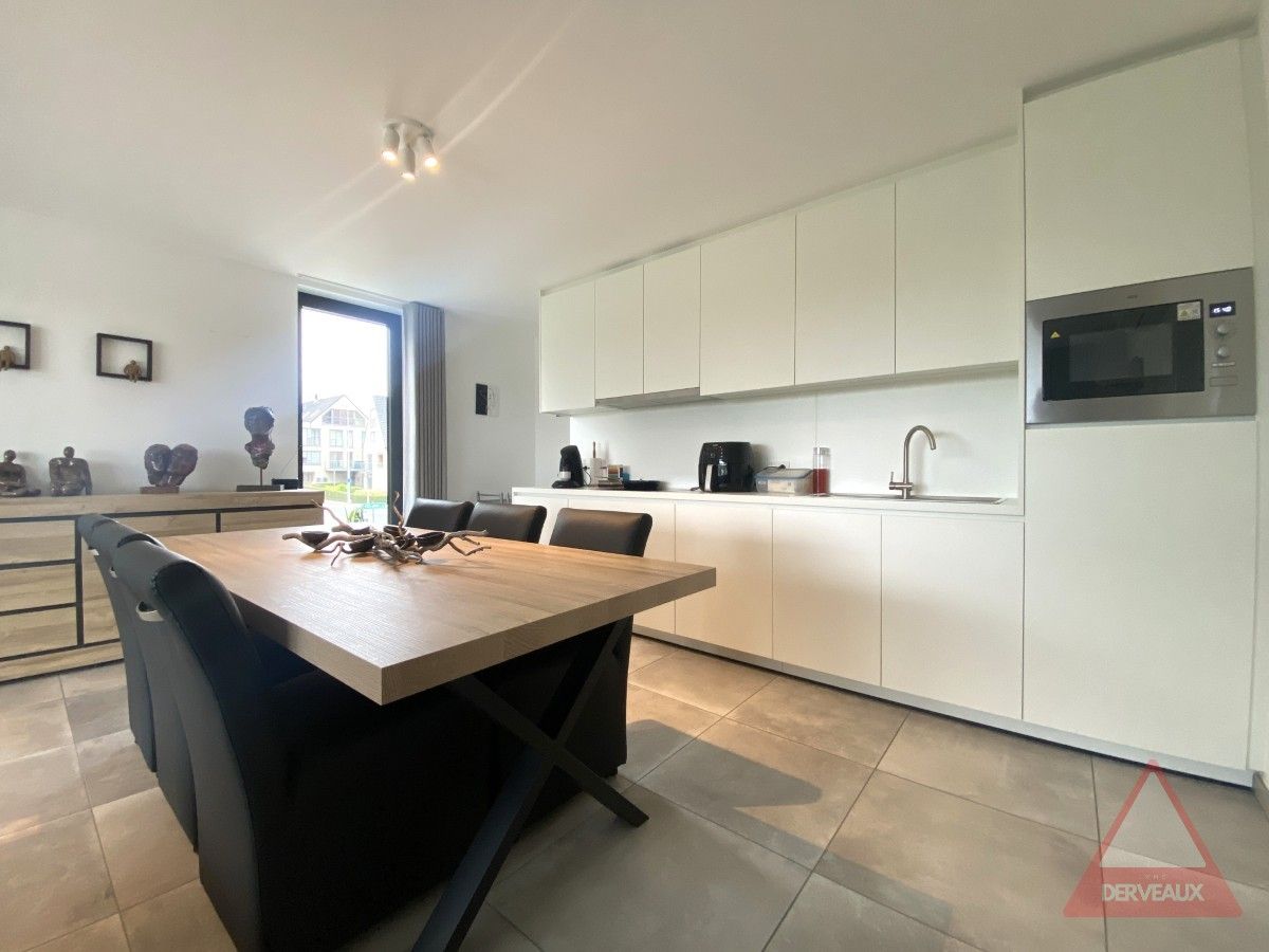 Zonnebeke – Ruim appartement met terras en garage foto 4