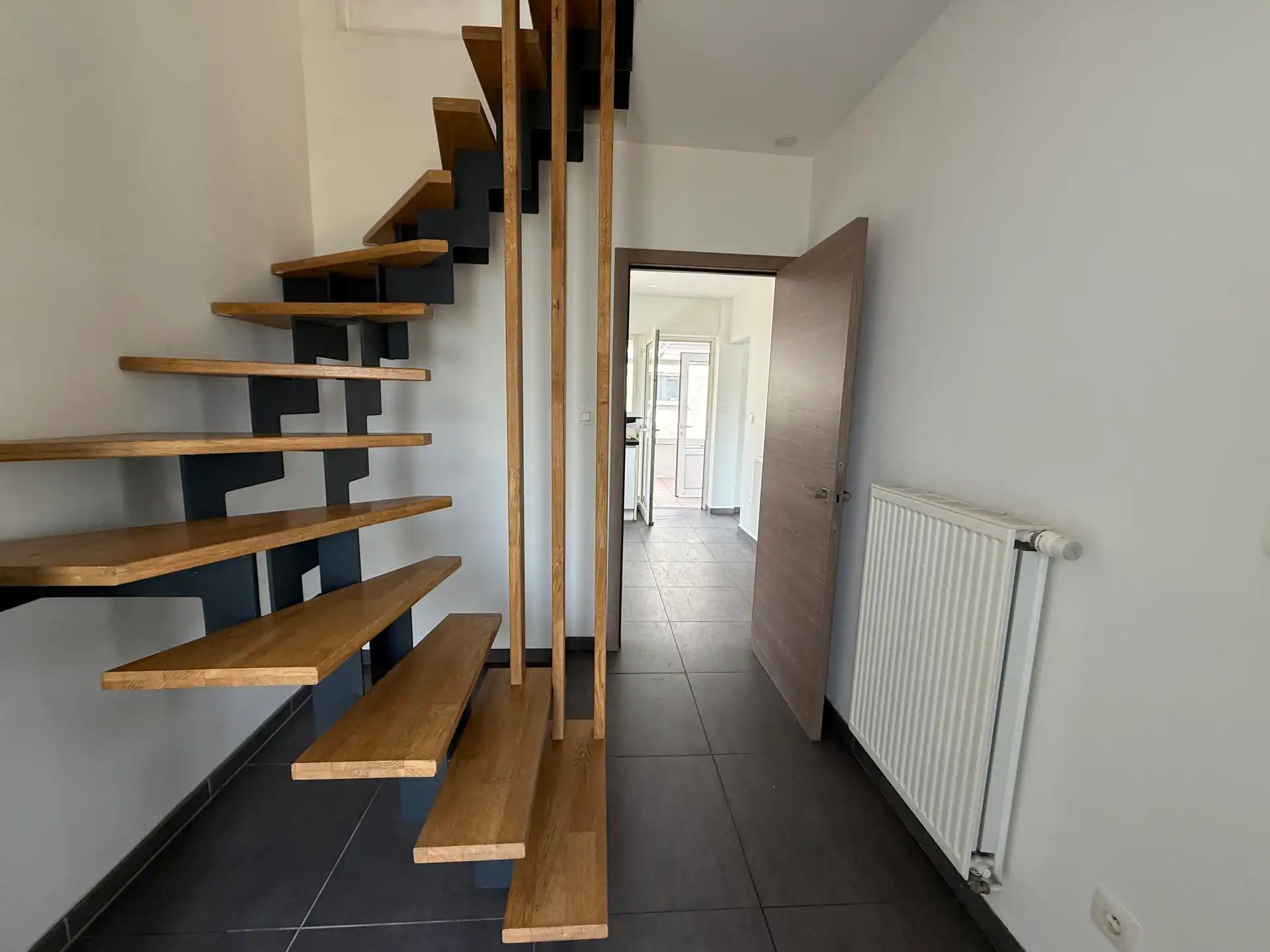 WICHELEN - Ruime woning met multifunctionele loods. foto 13