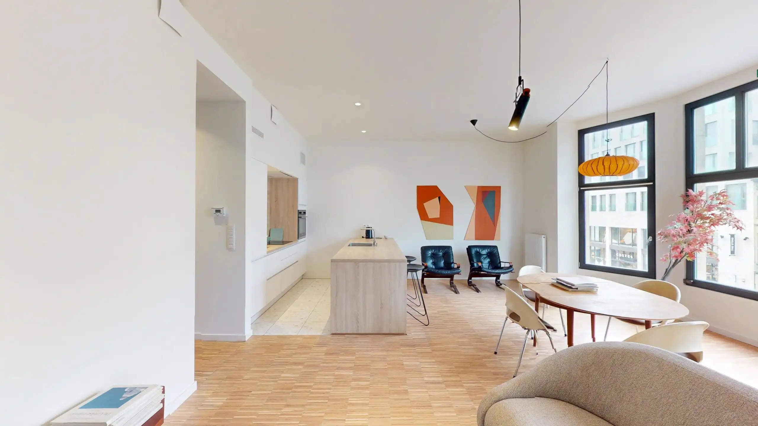 ANTWERPEN CENTRUM - Gemeubeld één slaapkamer appartement met terras foto 2