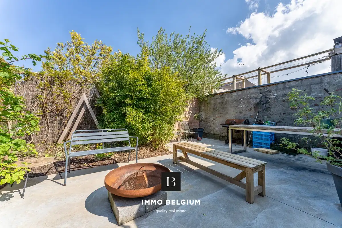 Ruime gerenoveerde woning met 4 slaapkamers in het centrum foto 12