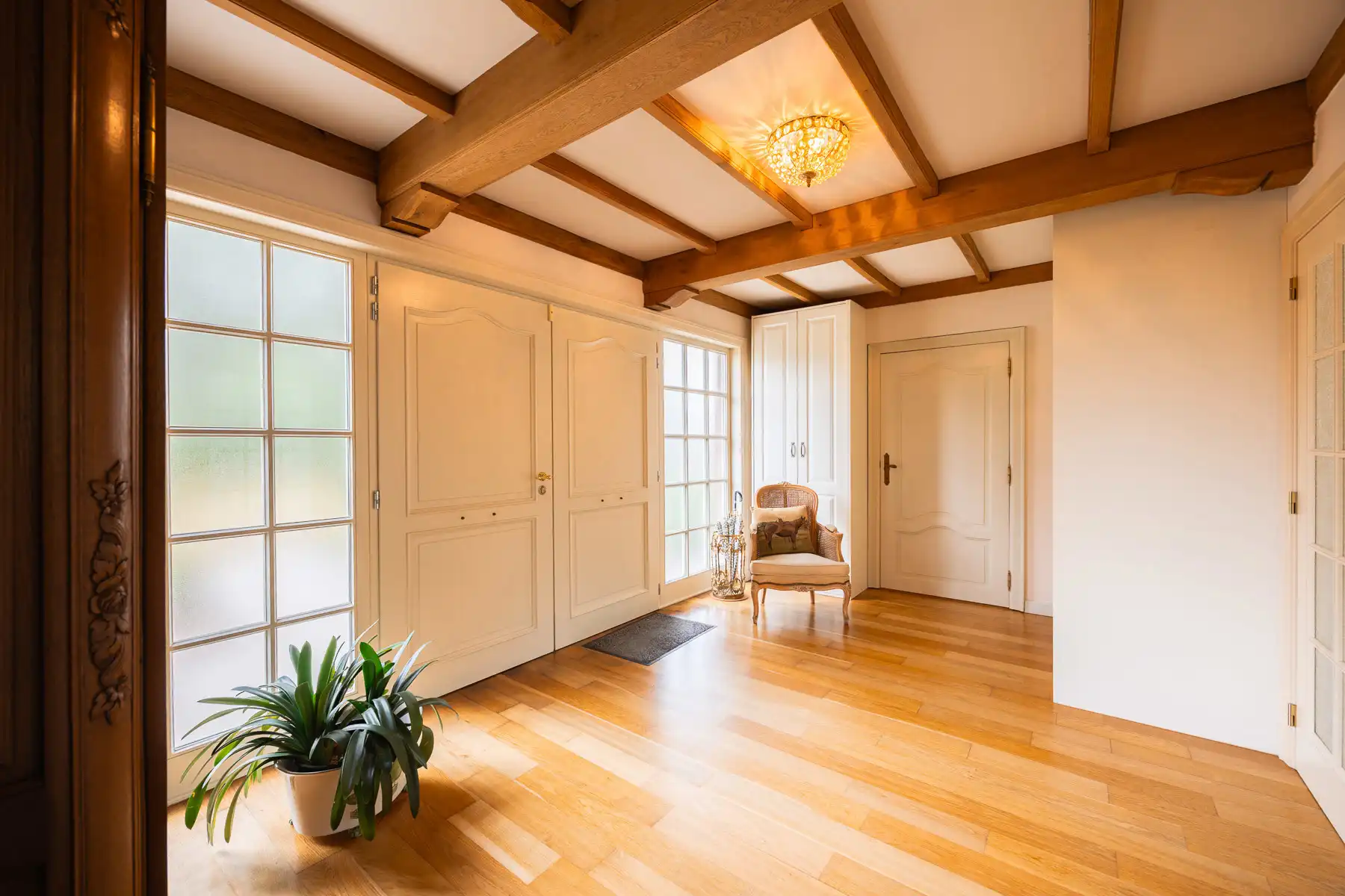 Knappe villa in landelijke omgeving met prachtige vijver foto 5