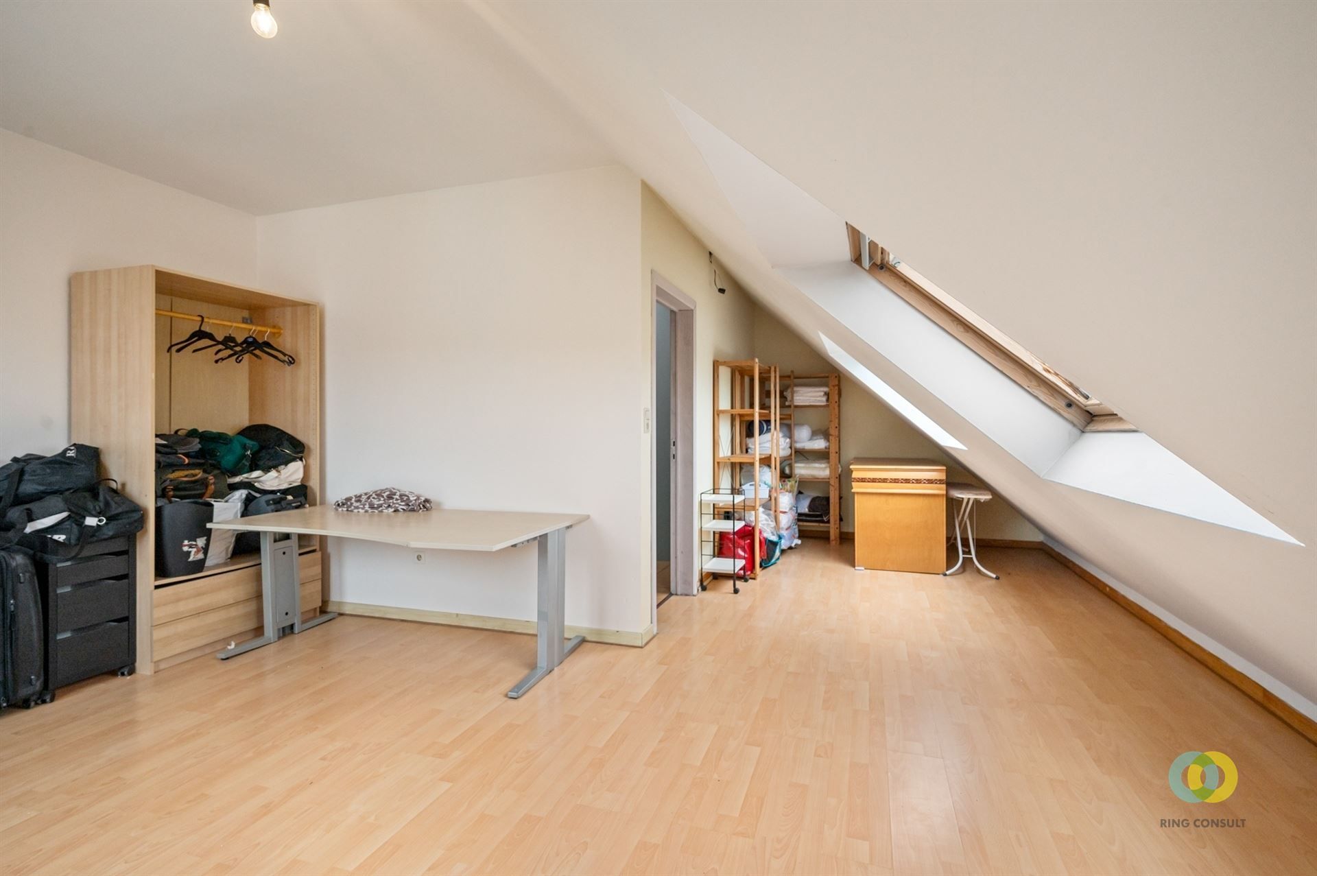 Zeer ruime 3-gevel met grote tuin foto 23