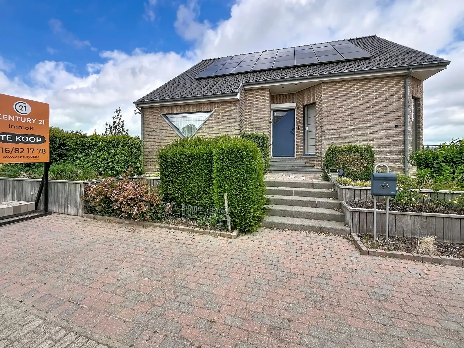 OB op een toplocatie met mooie tuin en 4 slaapkamers foto {{pictureIndex}}