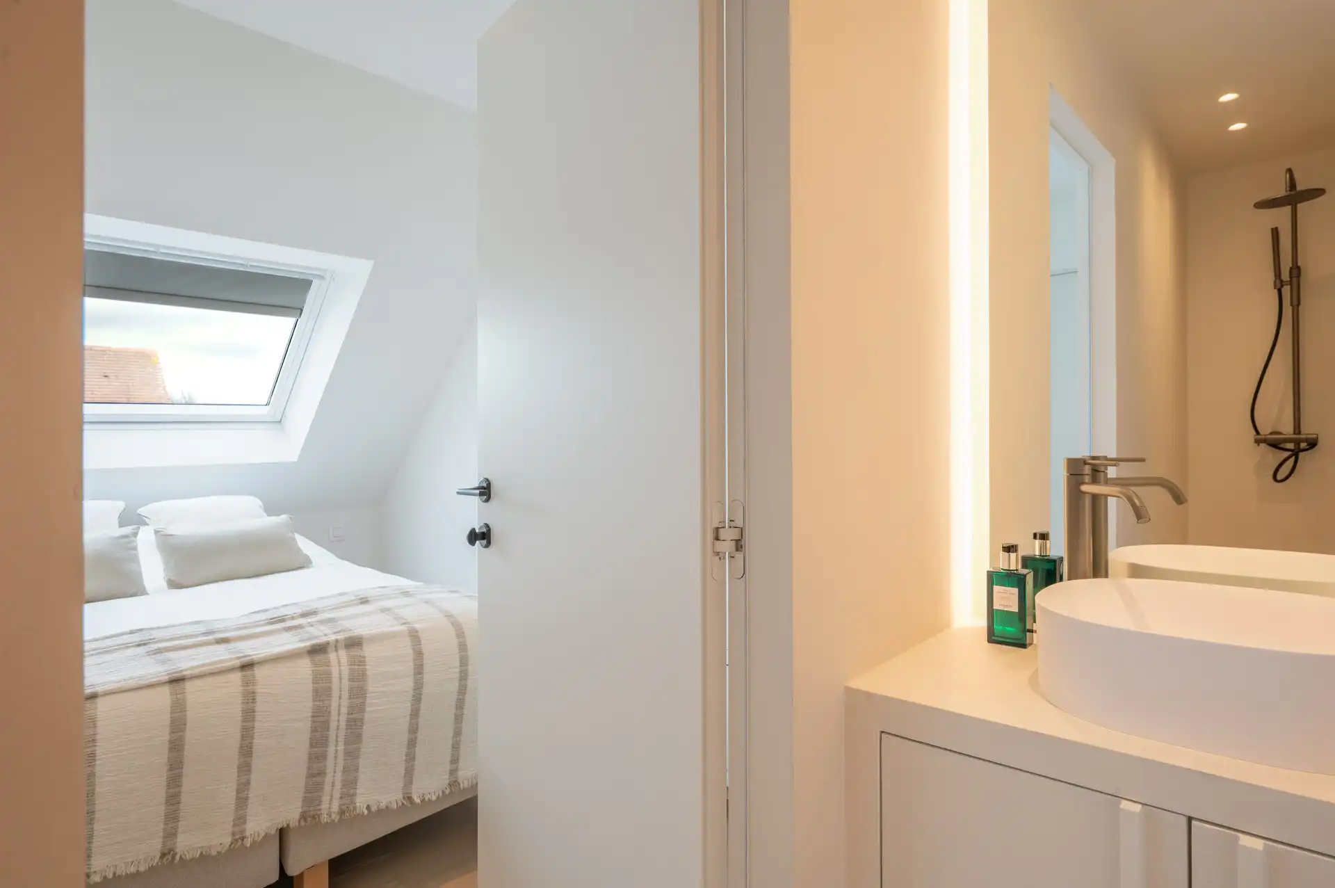 Smaakvol afgewerkte villa in Maaiken met ruime tuin foto 17