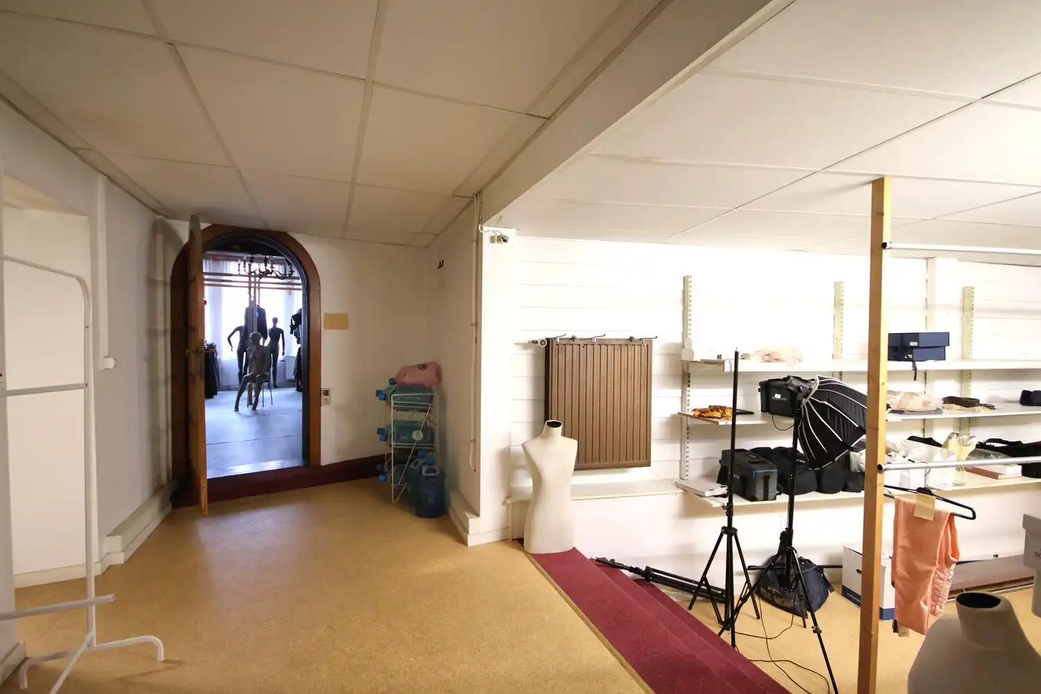 Ruim handelspand op toplocatie in Sint-Truiden foto 16