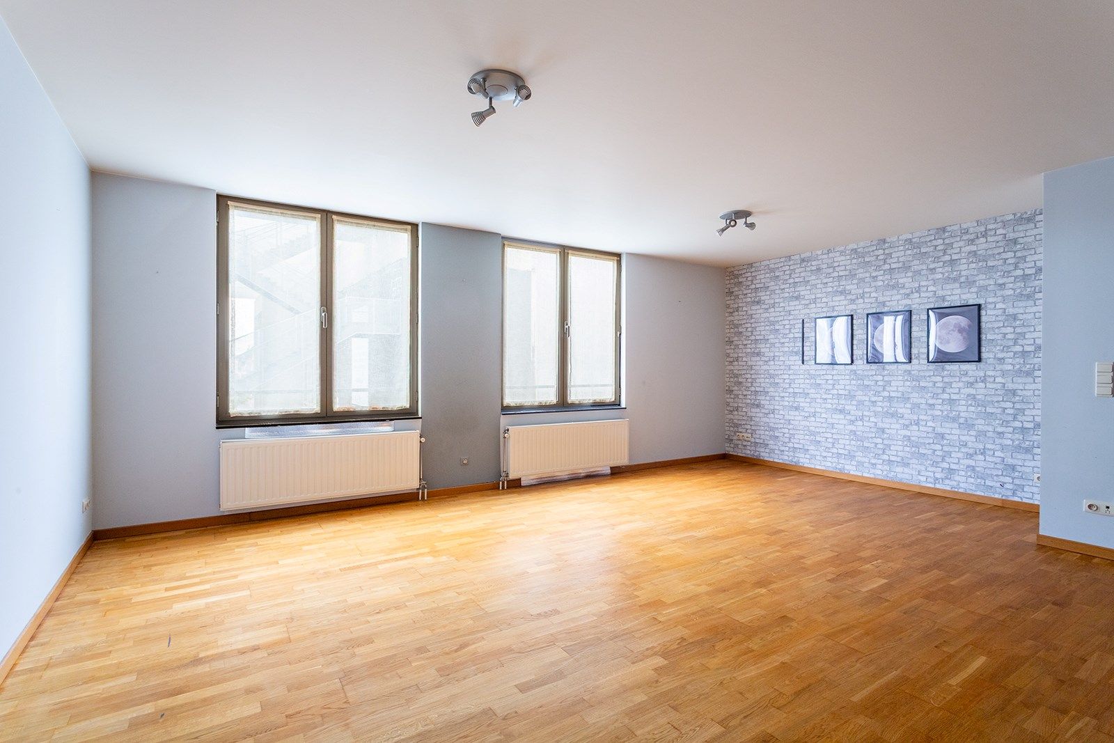 Ruim appartement aan het Theaterplein foto 4
