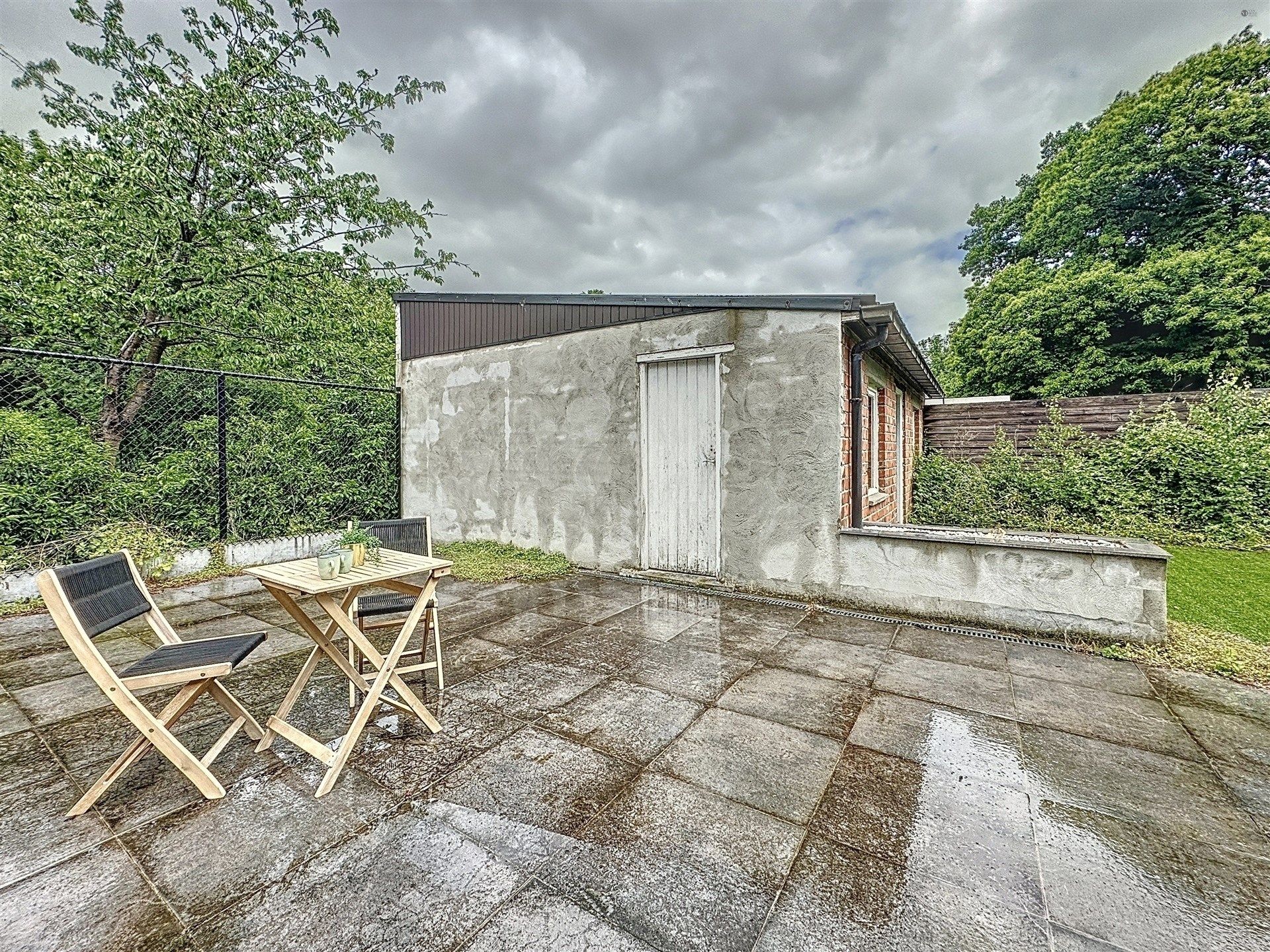 Charmante ruime woning met 4 slaapkamers en bijgebouw (40m²) op perceel van 290m² foto 12