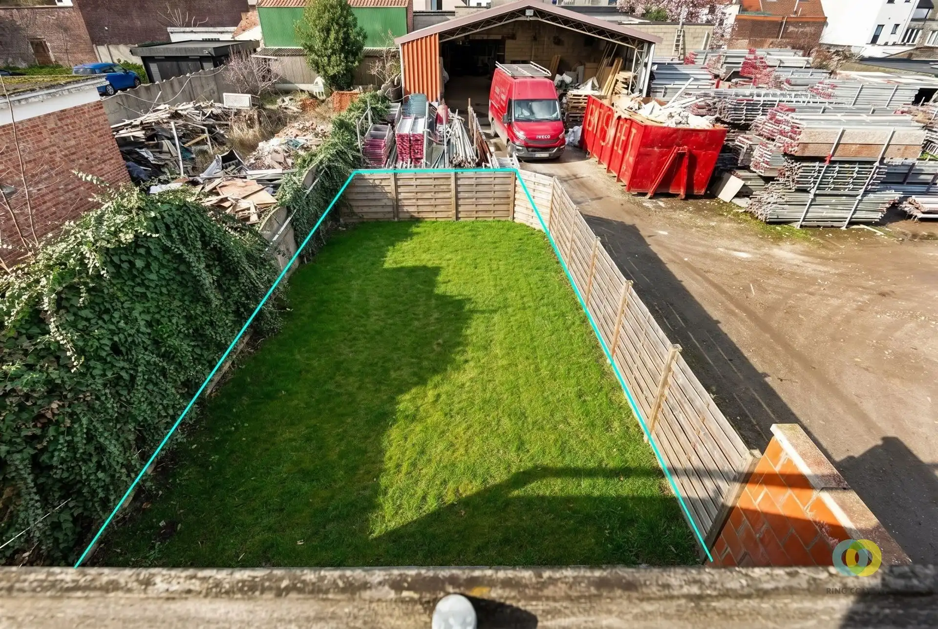 Bel-étage woning met grote garage foto 3