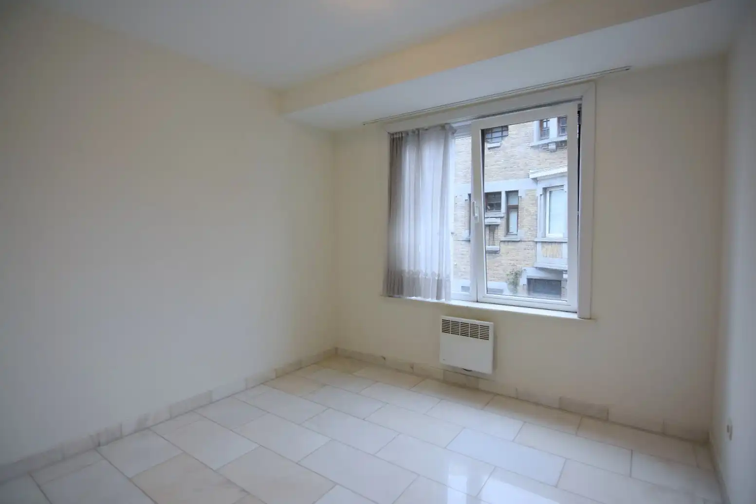 Ruim 2-slpk appartement in hartje Rumbeke foto 16