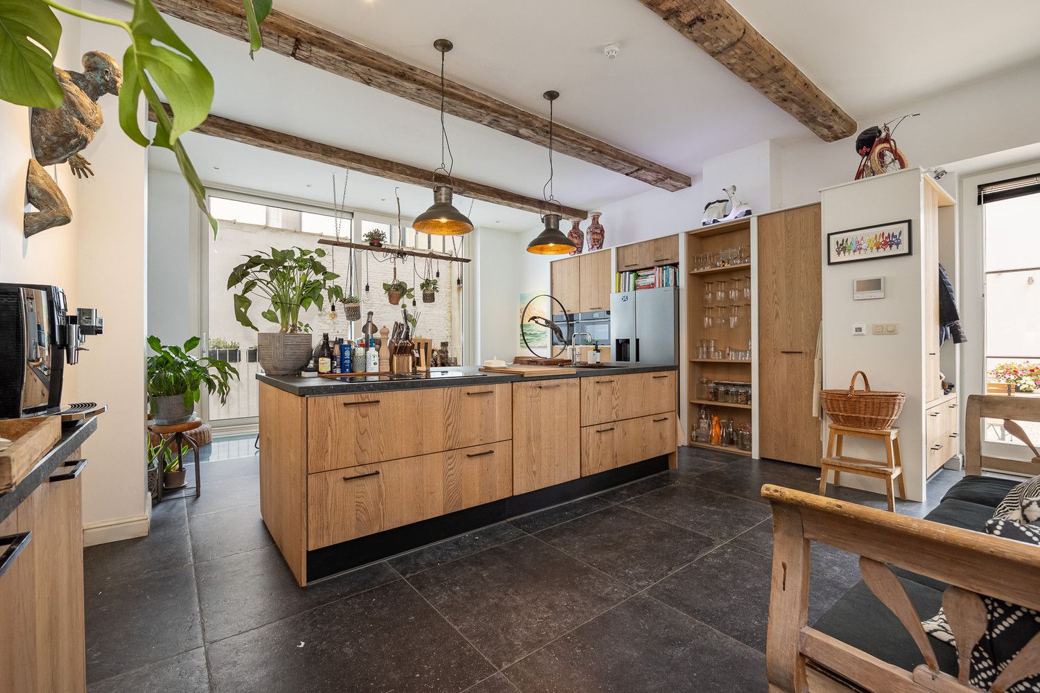 Unieke en energiezuinige stadsvilla (224m²) met fantastisch zonneterras in het hart van historisch Antwerpen – luxe, rust en boordevol karakter! foto 7