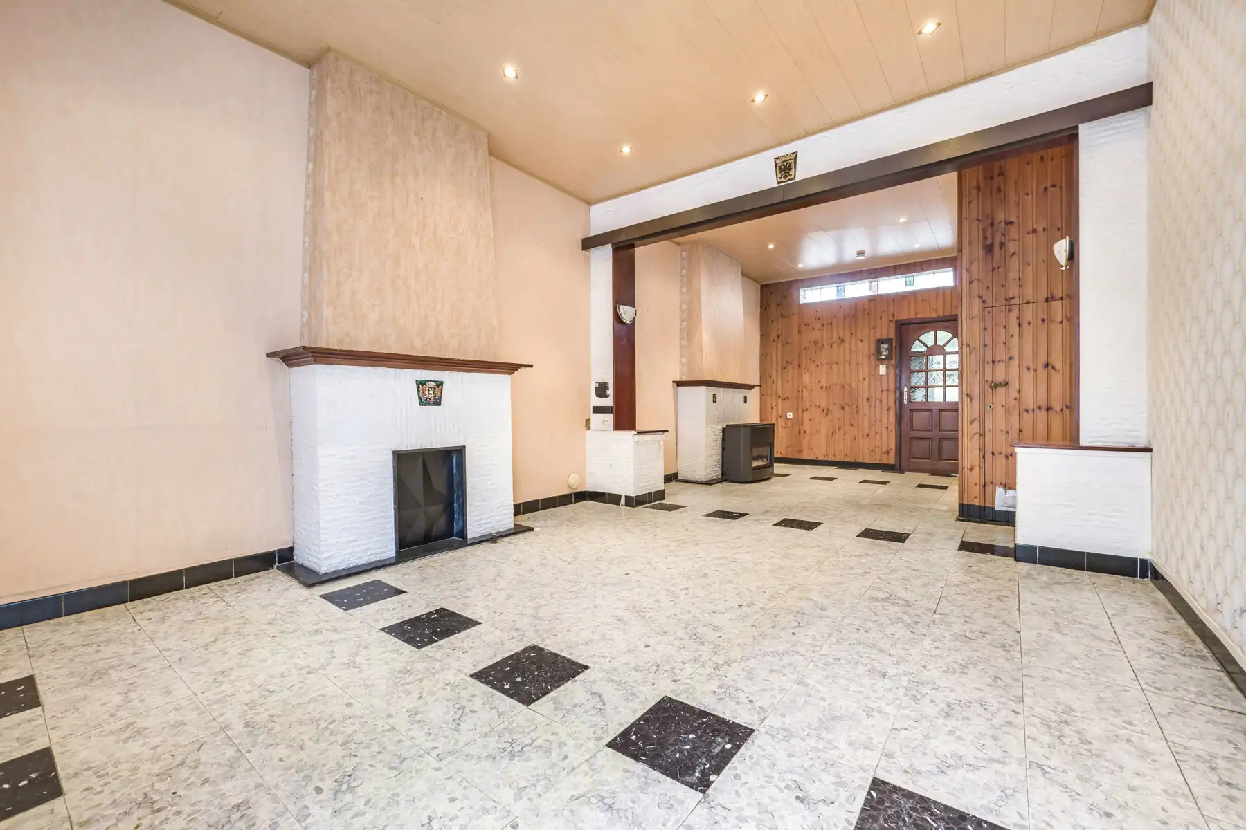 Goed gelegen woning met 3 slaapkamers en tuin foto 3