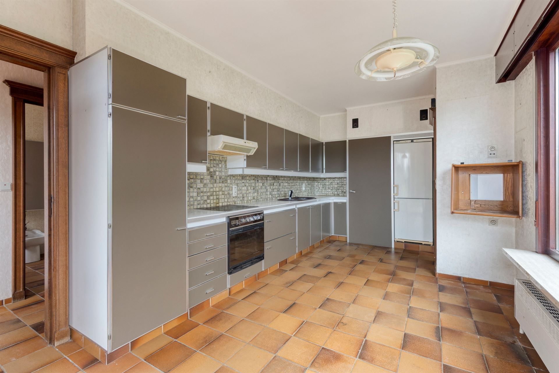 Stevige woning, met atelier en grote tuin. foto 7