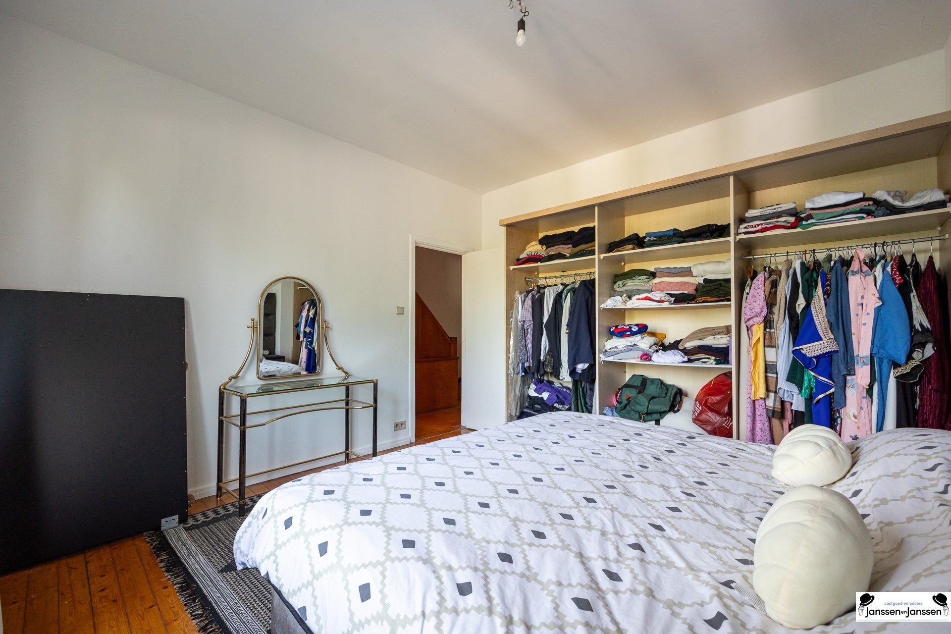 Ruime en lichtrijke woning met 3 à 4 slaapkamers! foto 15