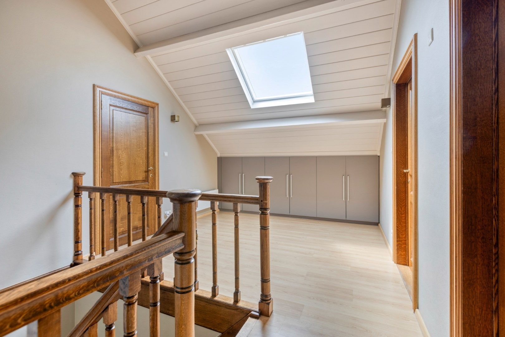 Instapklare woning met prachtig aangelegde tuin foto 17