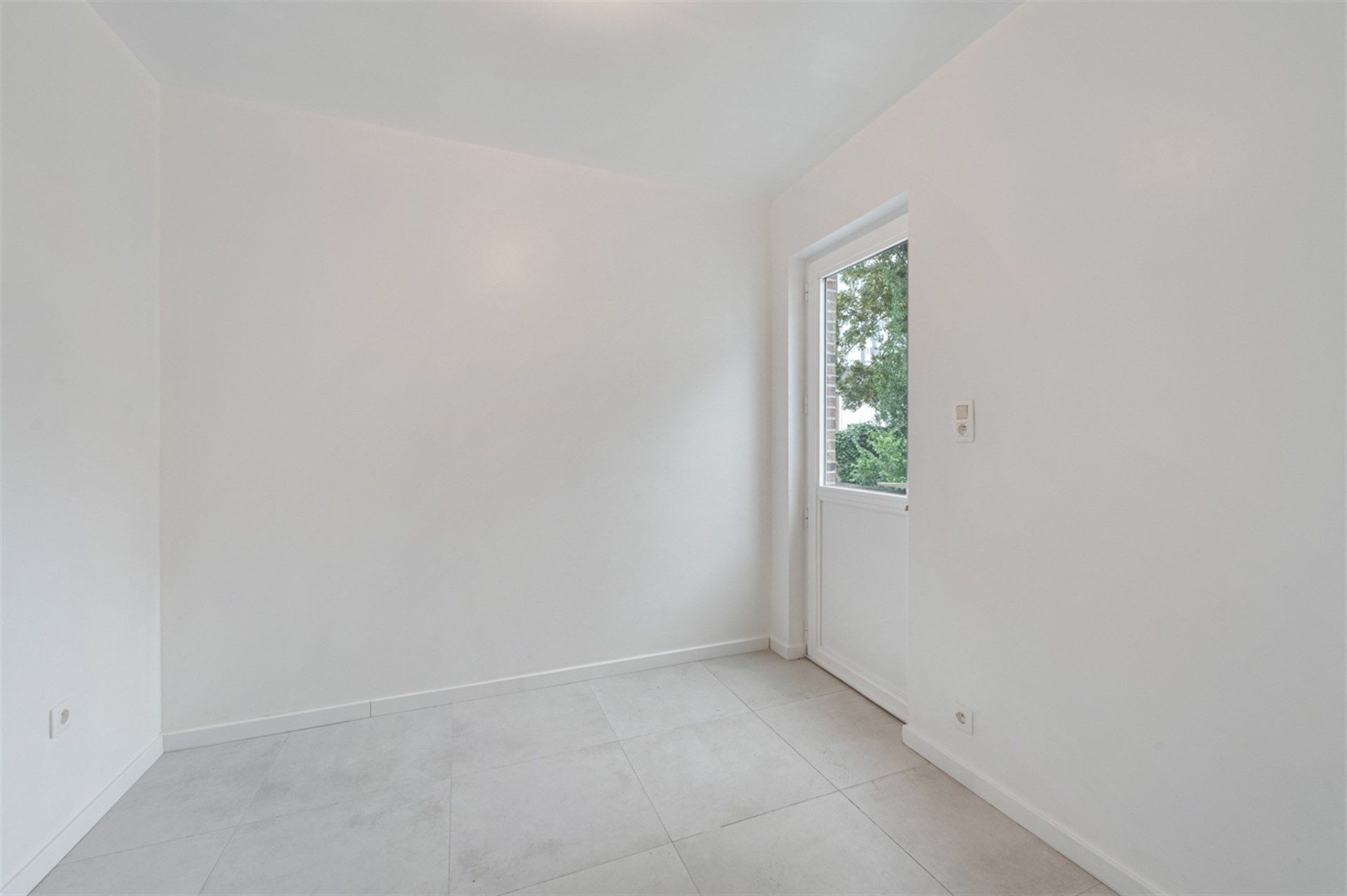 Instapklaar en volledig vernieuwd appartement met ruim terras in het hart van de stad foto 9