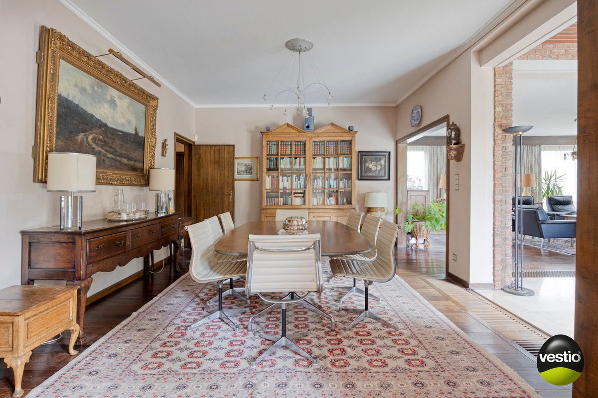 RUIME RESIDENTIEEL GELEGEN VILLA OP 46A89CA NABIJ CENTRUM BILZEN. foto 13