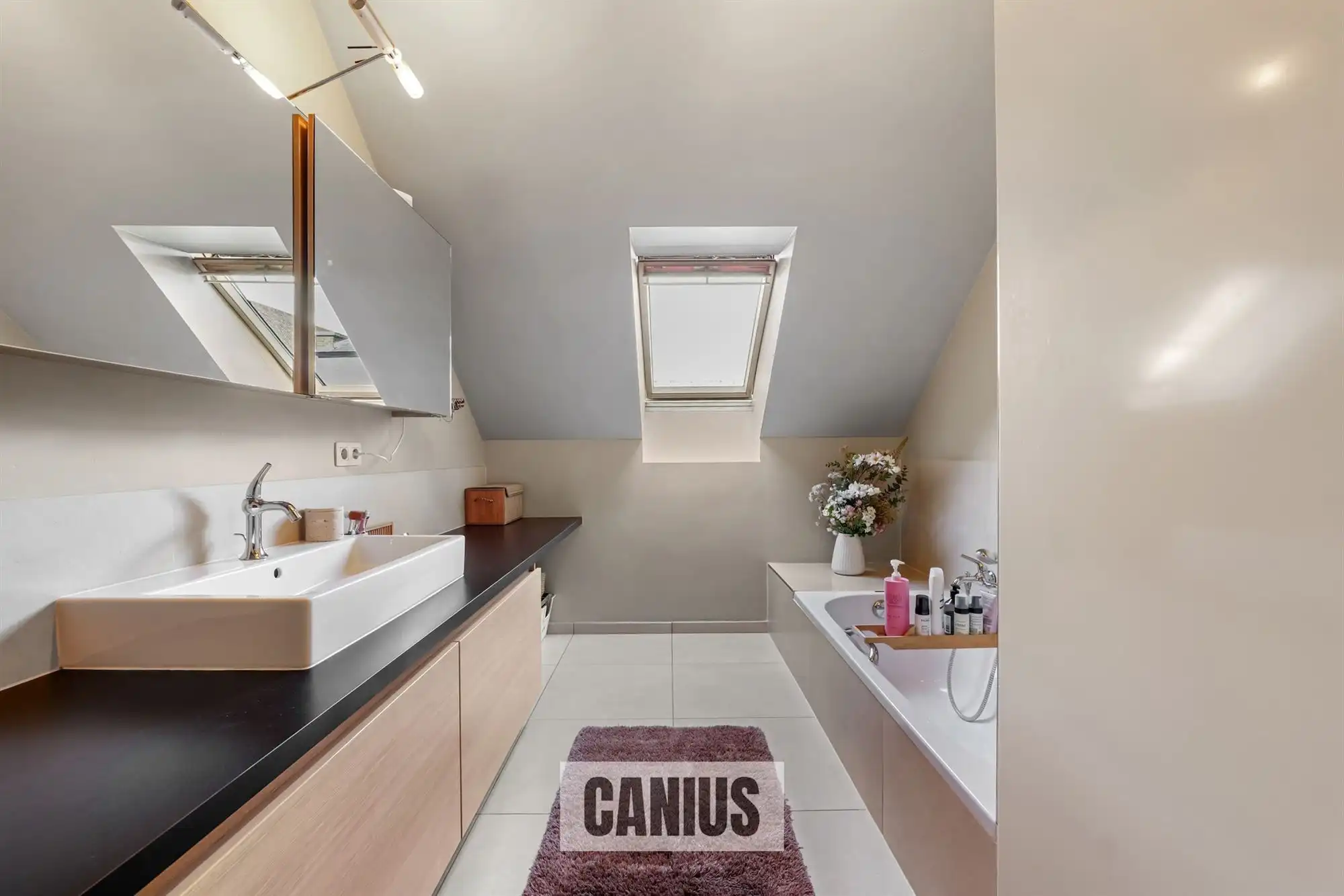 UITZONDERLIJK RUIM APPARTEMENT VAN 161m² MET GROOT TERRAS EN GARAGE IN HARTJE SINT-TRUIDEN foto 17