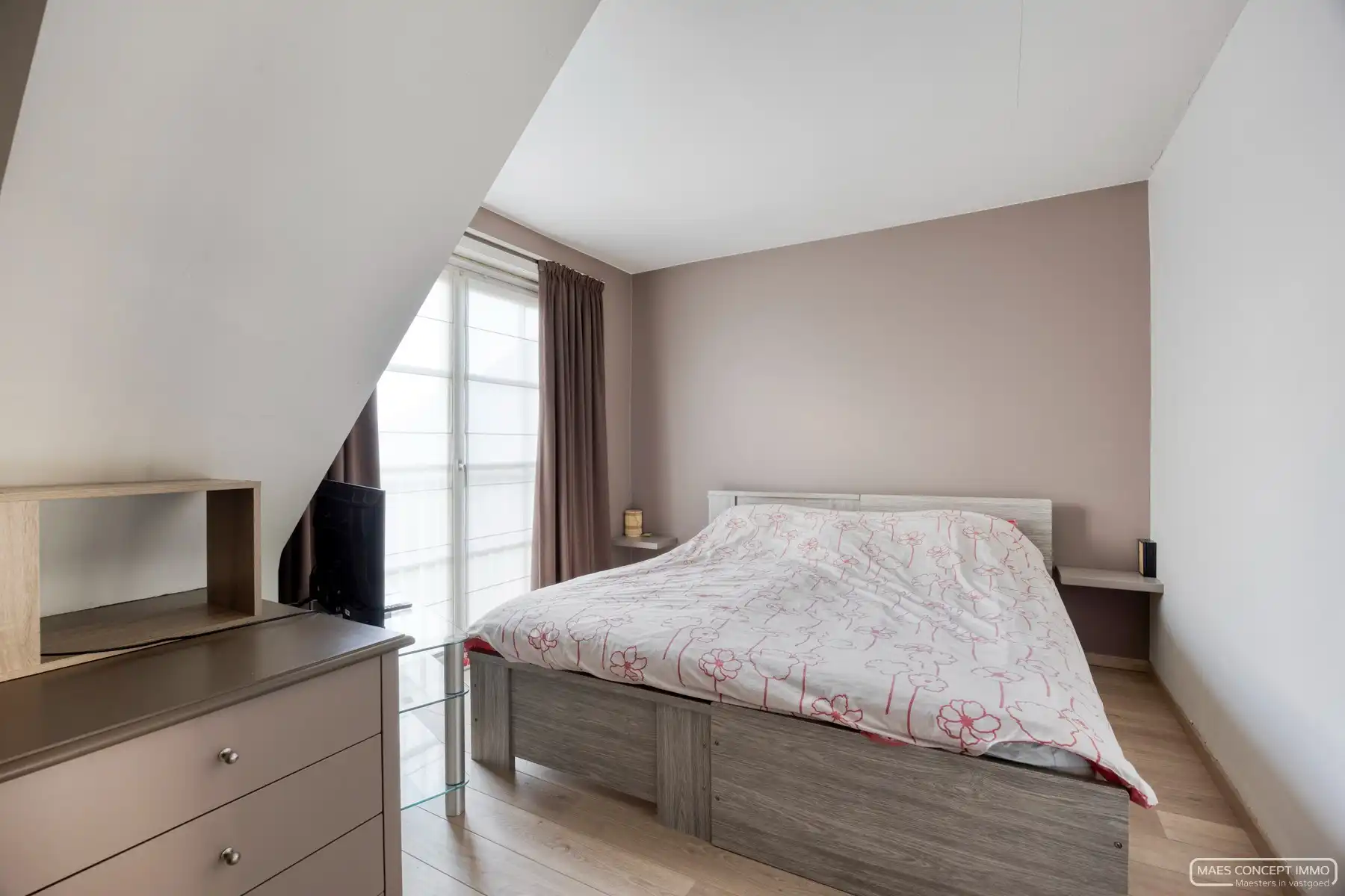 Duplex appartement te koop in Ingooigem met 2 slk, 2 badkamers en garage foto 6