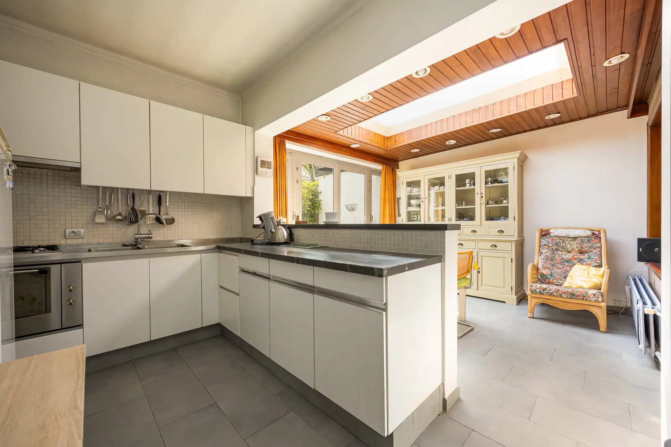Te renoveren 6slpk-woning met tuin en garage te Turnhout. foto 9