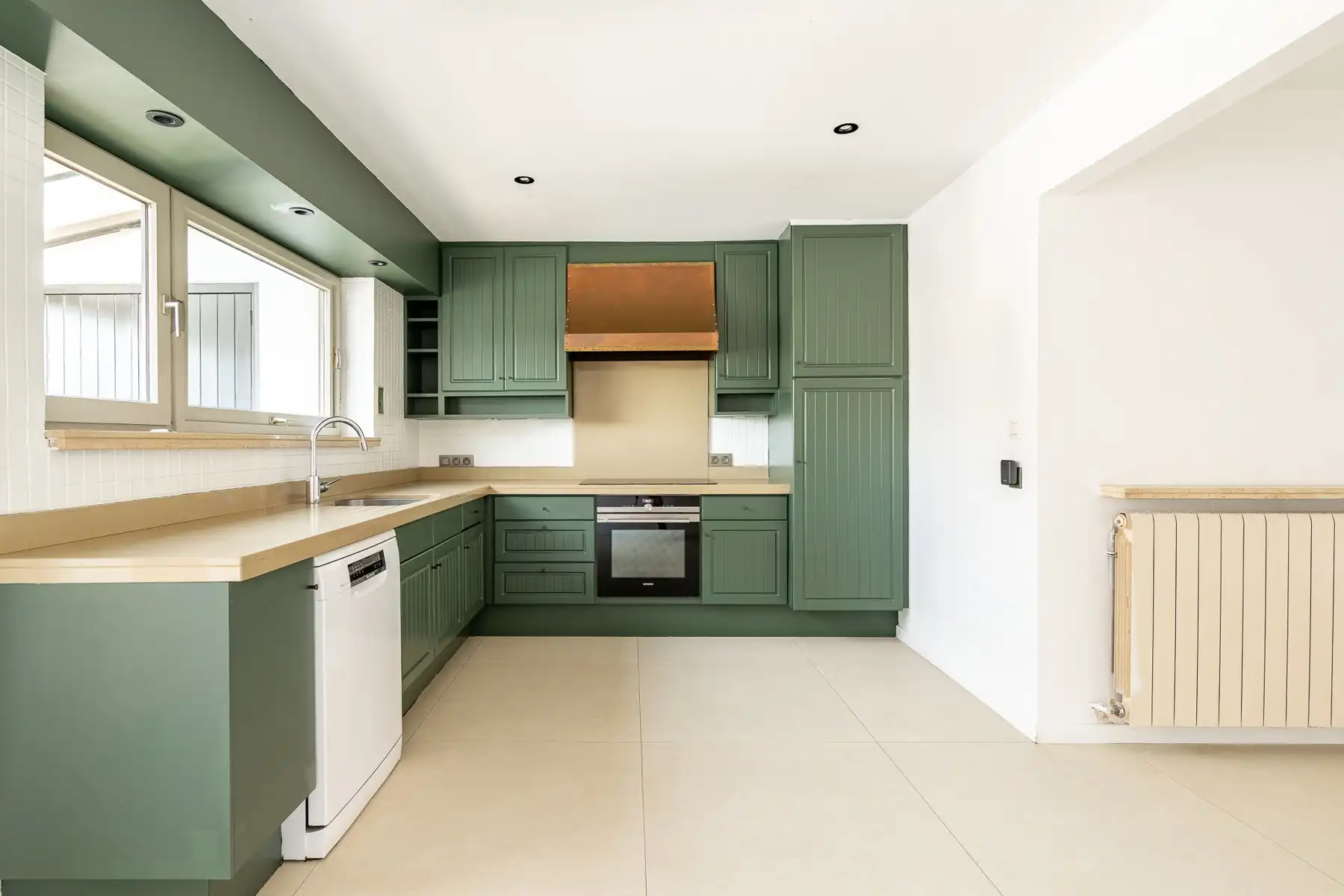 Pittoreske ongemeubelde woning met garage gelegen in Oud Knokke foto 6