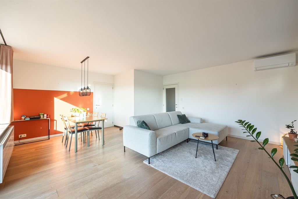 Gerenoveerd appartement met prachtig uitzicht foto 4