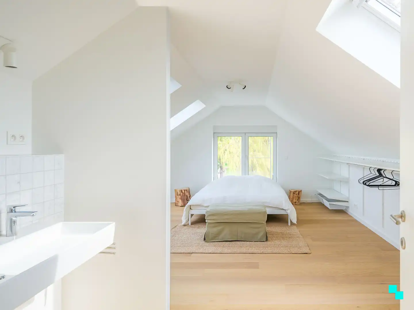 Recent gerenoveerde woning in Valleigebied foto 21