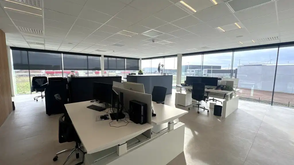 High-end bedrijfsgebouw te huur op bedrijventerrein E17/4 in Lokeren foto 11