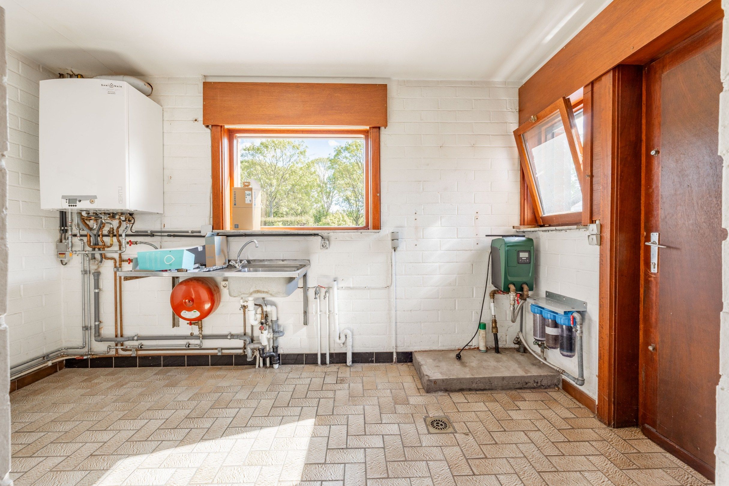 TRAPLOZE WONING MET ZONNIGE TUIN foto 16