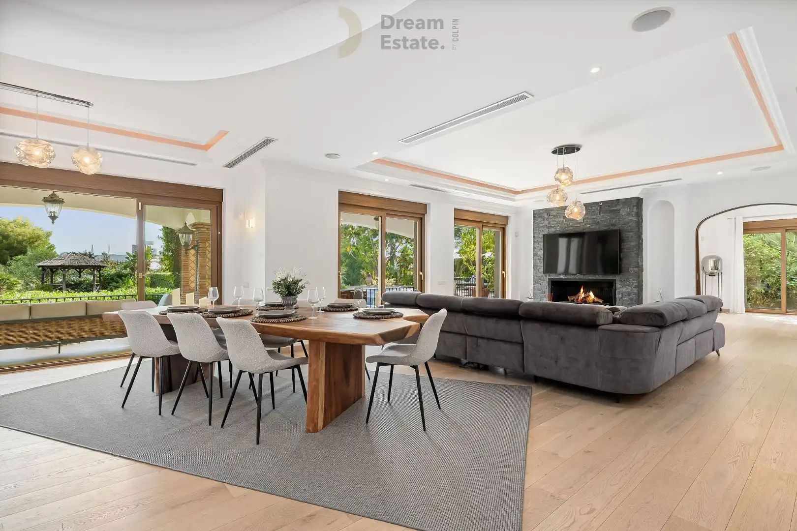 Welkom in deze prachtige villa te El Paraiso, een mix van Andalusische charme en moderne elegantie. foto 6