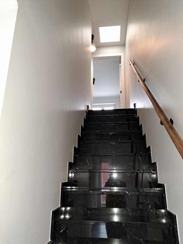 Moderne, goed gelegen duplex met 2 slaapkamers foto 11