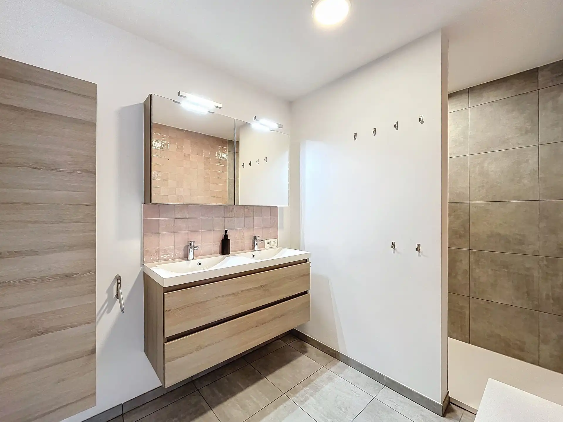 Instapklaar en energiezuinig appartement in centrum Ninove foto 4