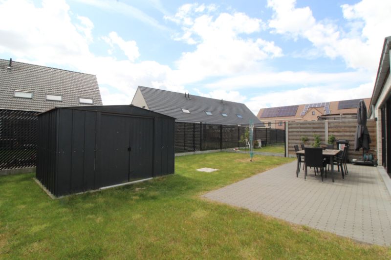 Recente hoekwoning bij centrum Poperinge foto 7