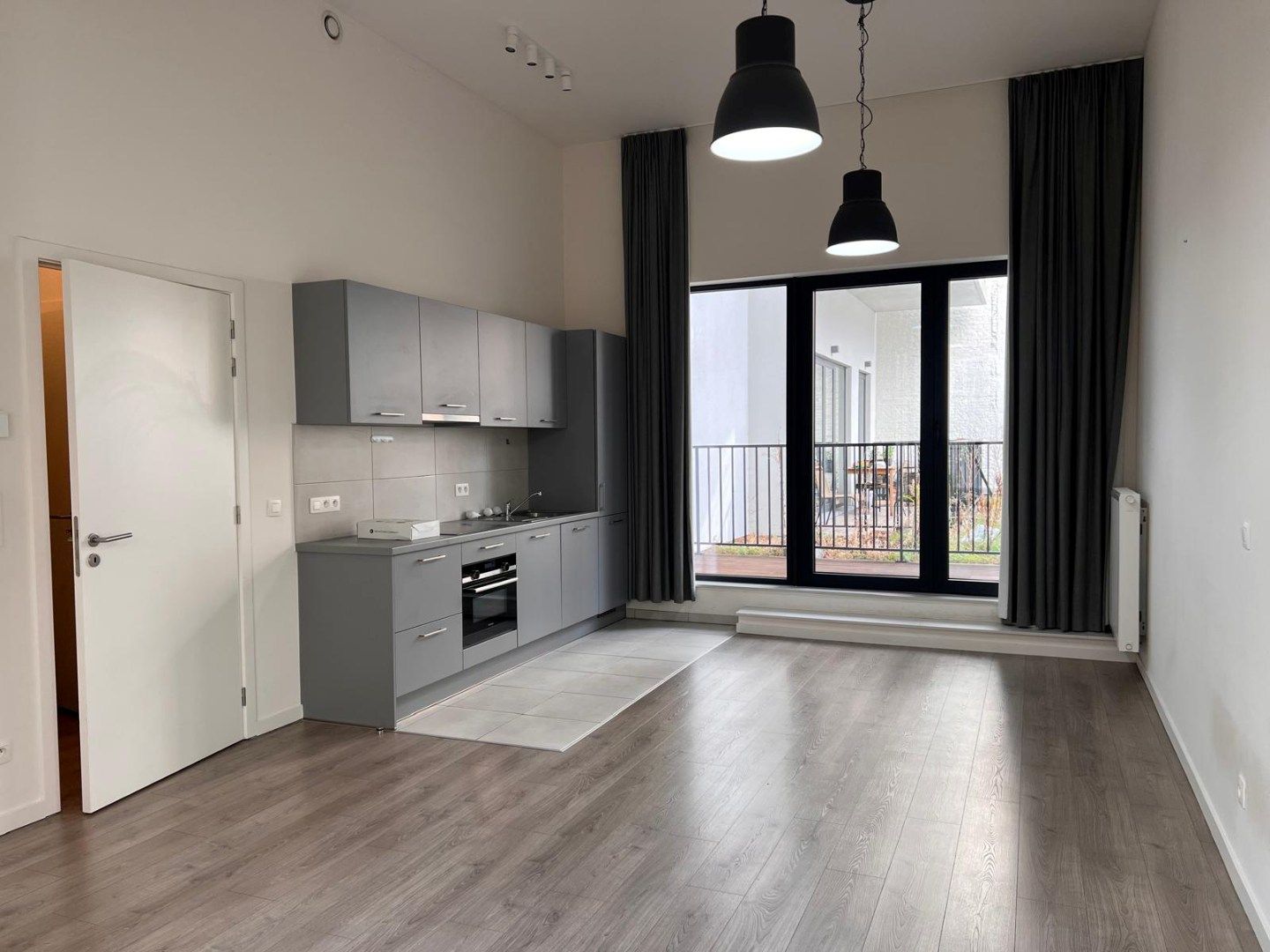 Recente studio (A1.5) op de eerste verdieping met terras en garagebox mogelijk foto 6