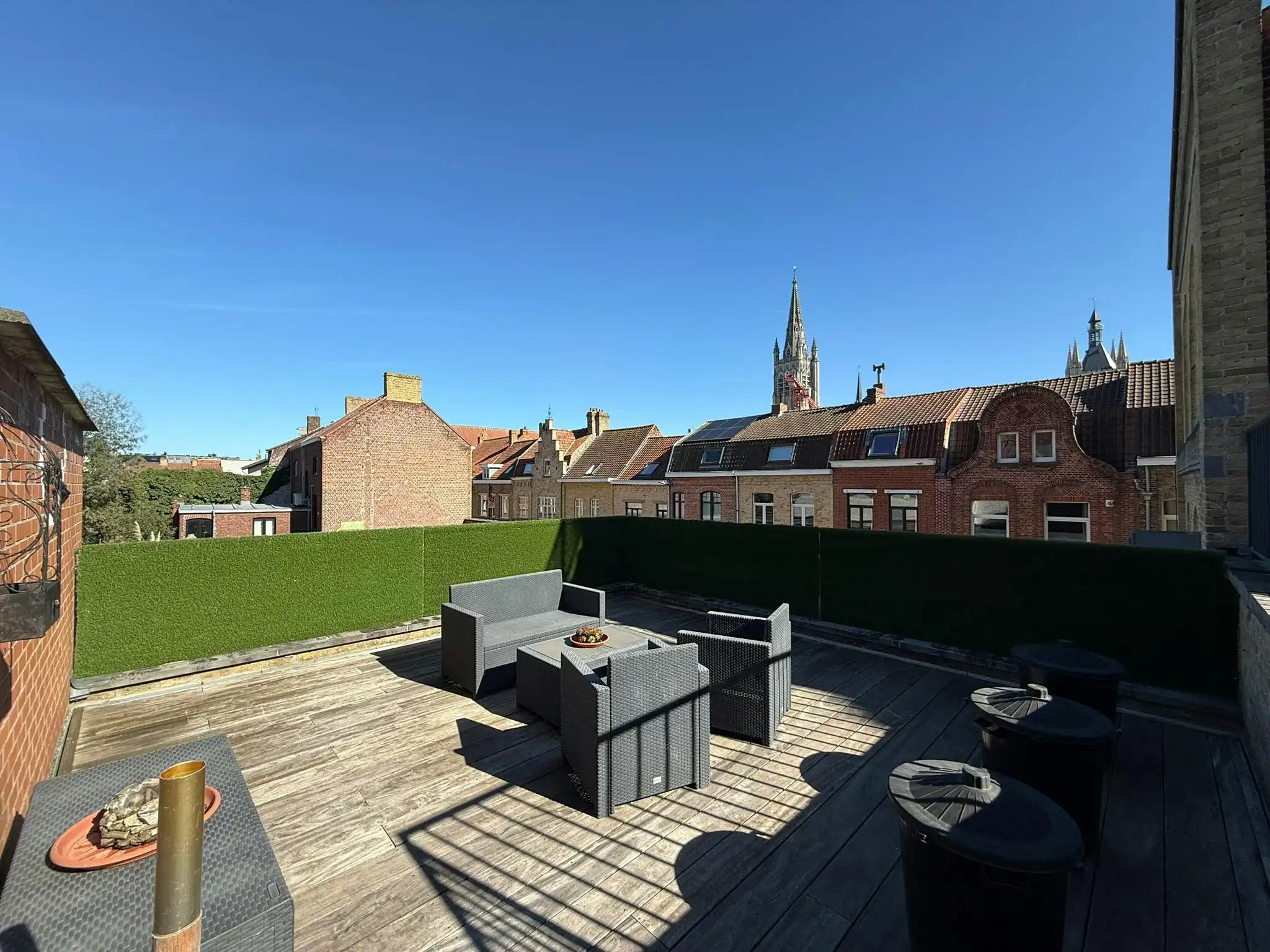 Appartement met drie kamers en twee badkamers te koop in Ieper foto 2