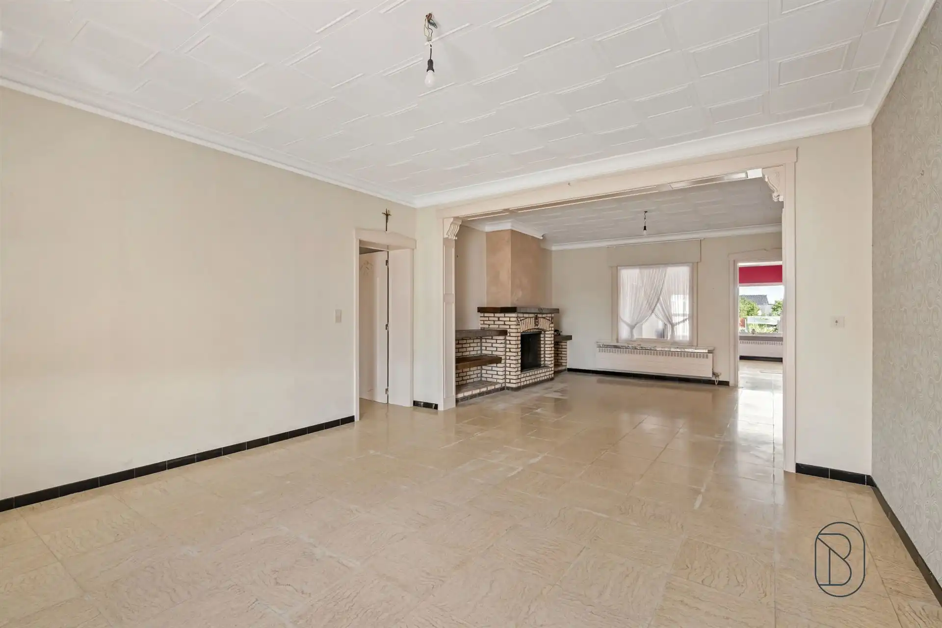 Ruime gezinswoning met 3 slpk, tuin en garage foto 8