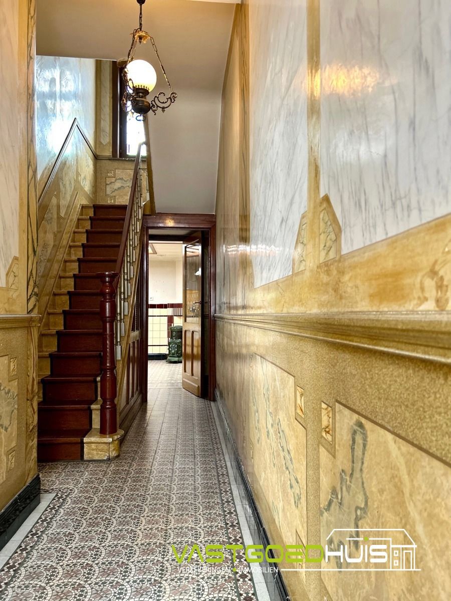 Karaktervolle gezinswoning met authentieke details in Ninove foto 3