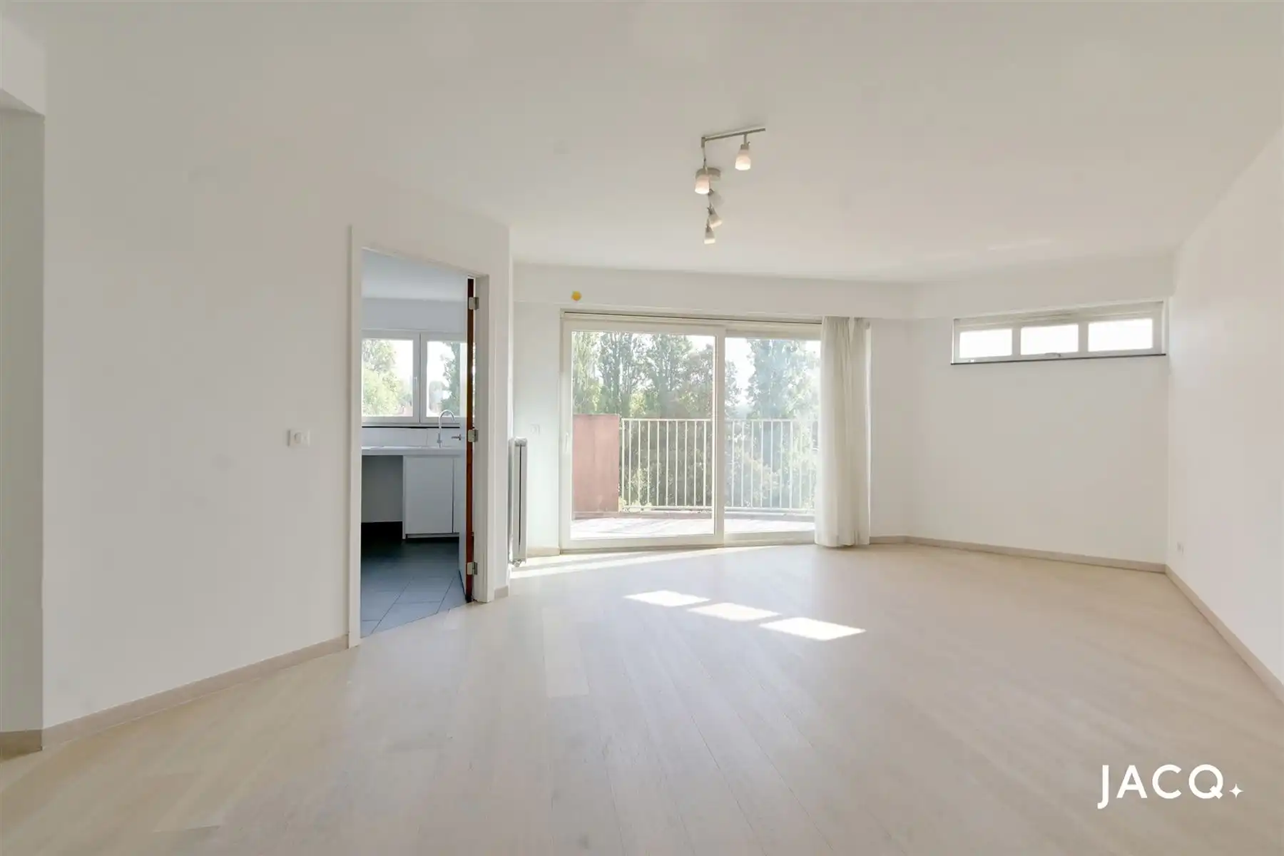 Recent dakappartement met 2 slaapkamers te Anderlecht foto 4
