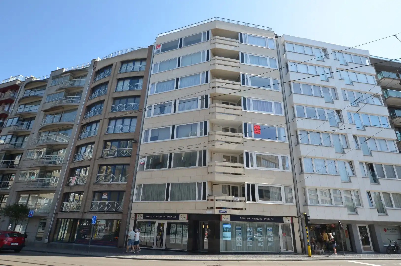 Mooi ruim, gerenoveerd appartement met open zicht foto {{pictureIndex}}