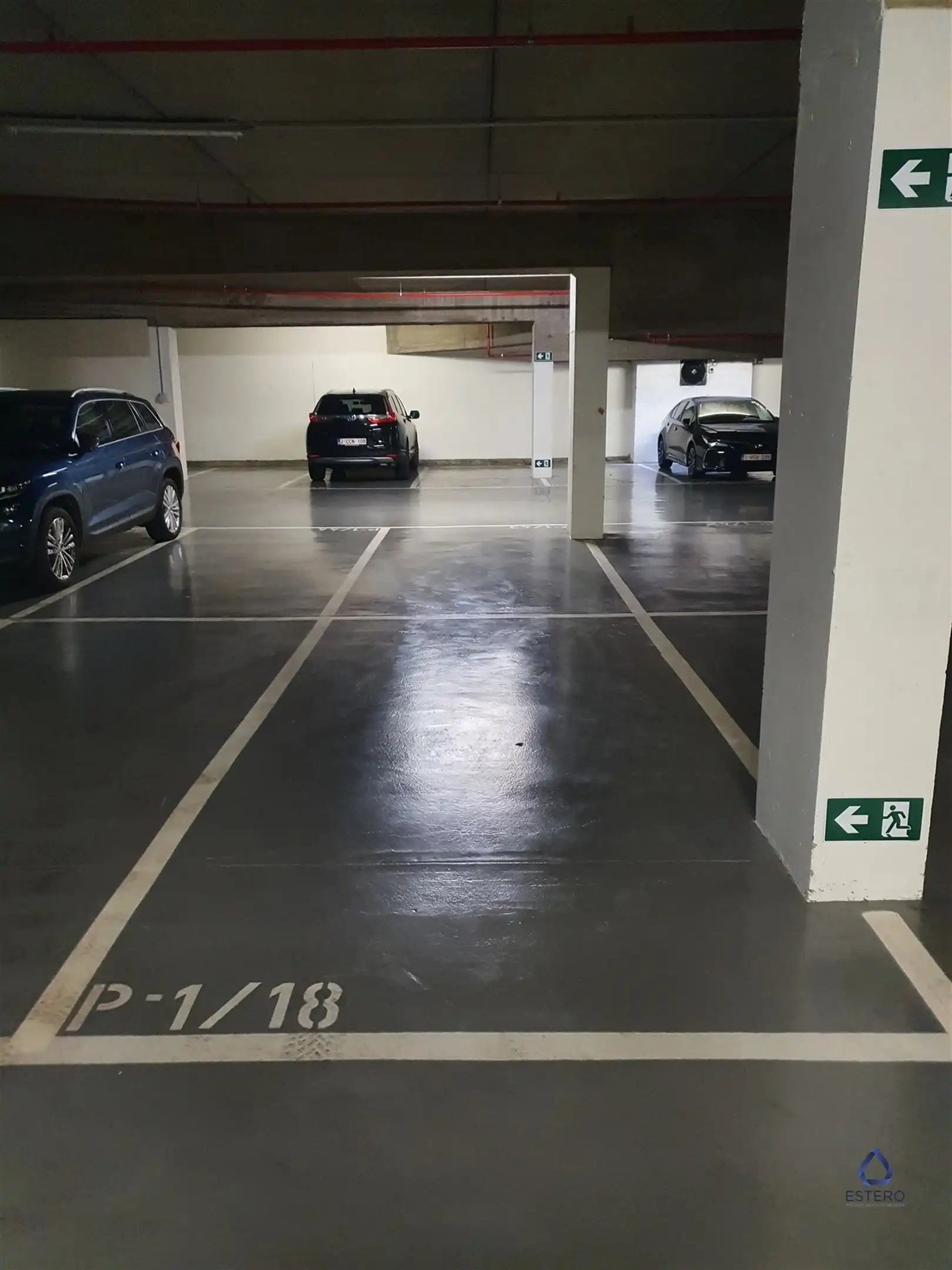 Binnenstaanplaats beschikbaar in Evere foto 2