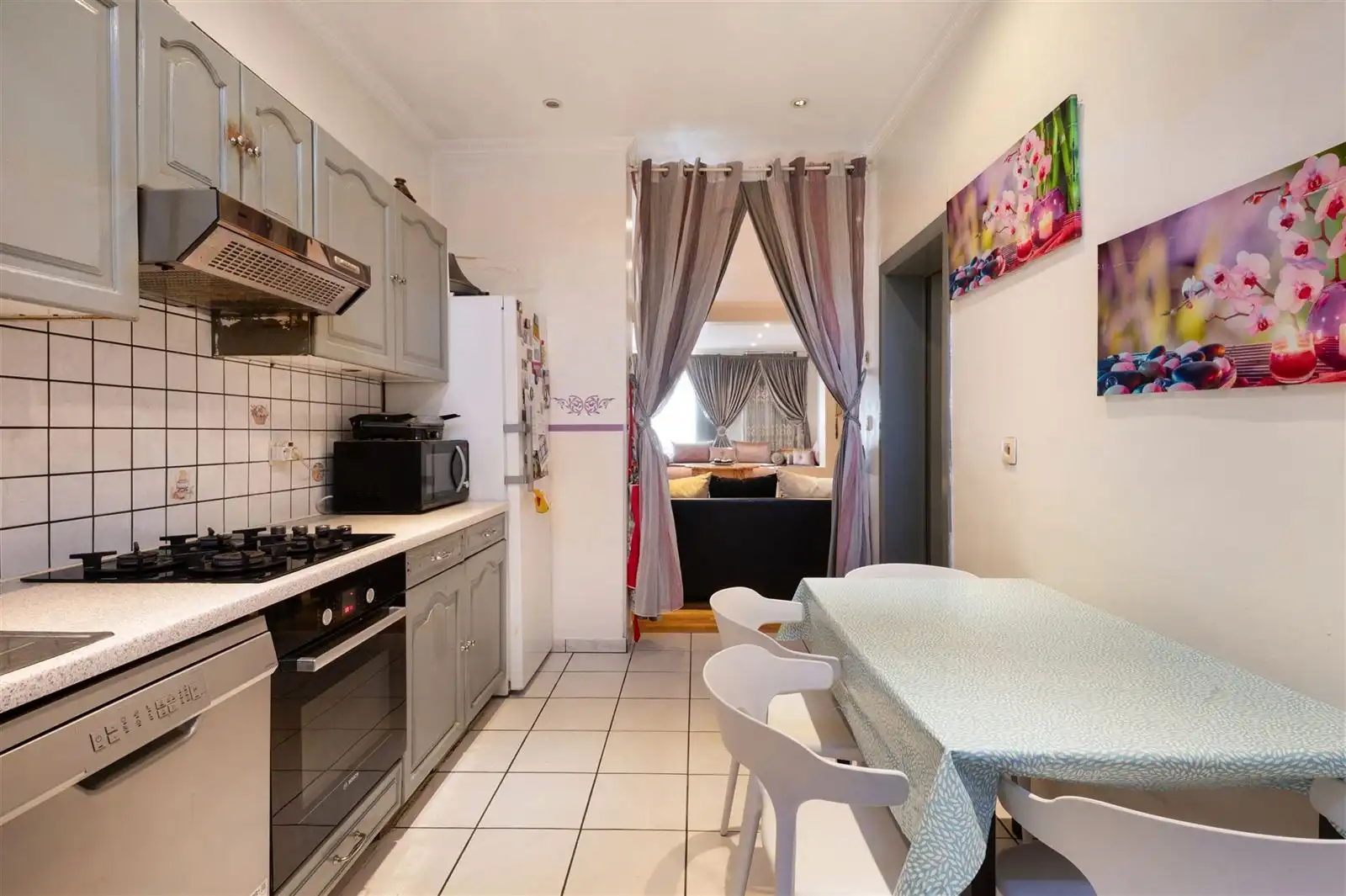 Gelijkvloersappartement met 2 grote kelders foto 6