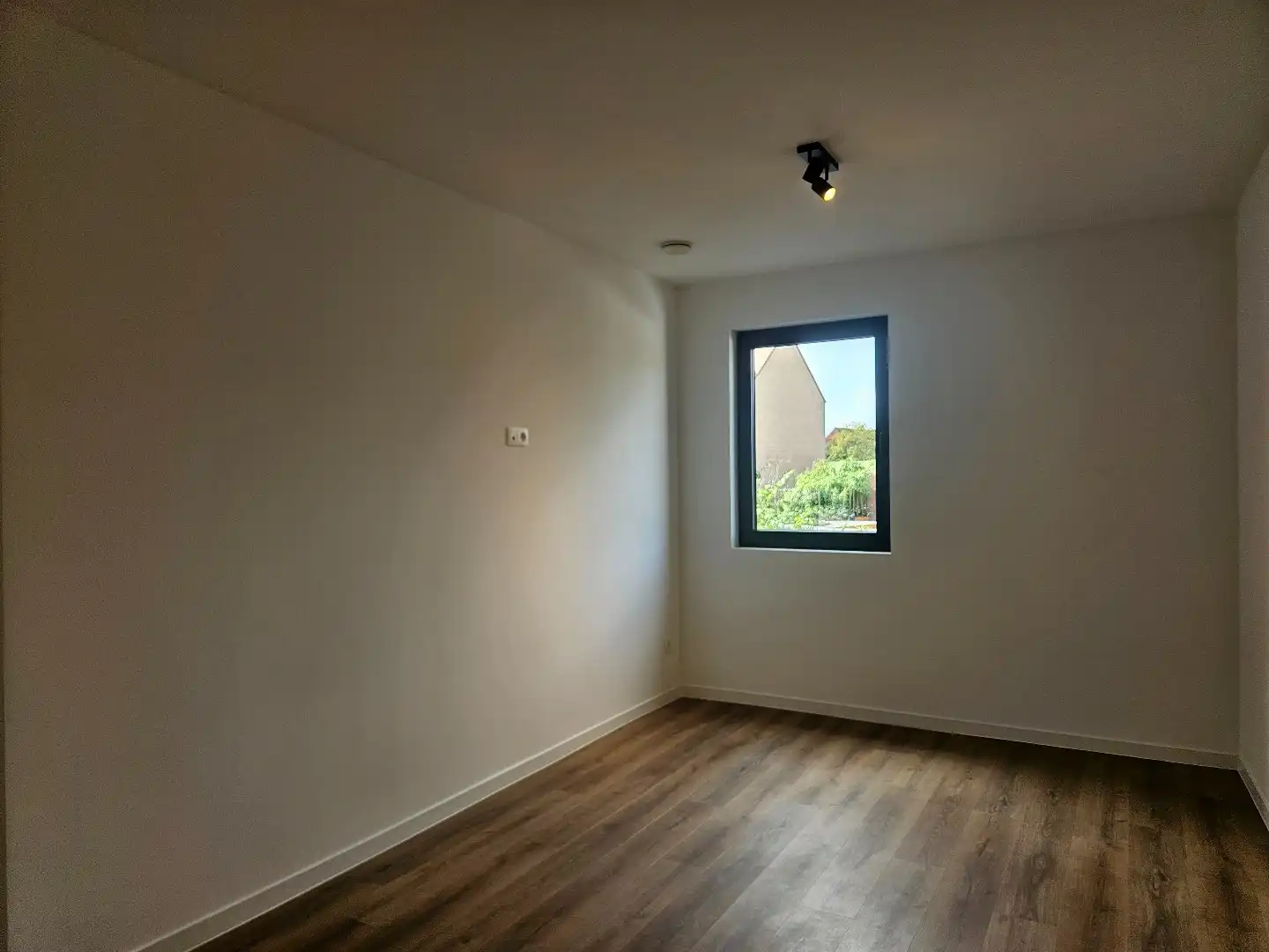 Nieuwbouwwoning met 3 slaapkamers en tuin in het centrum van Mol! foto 8