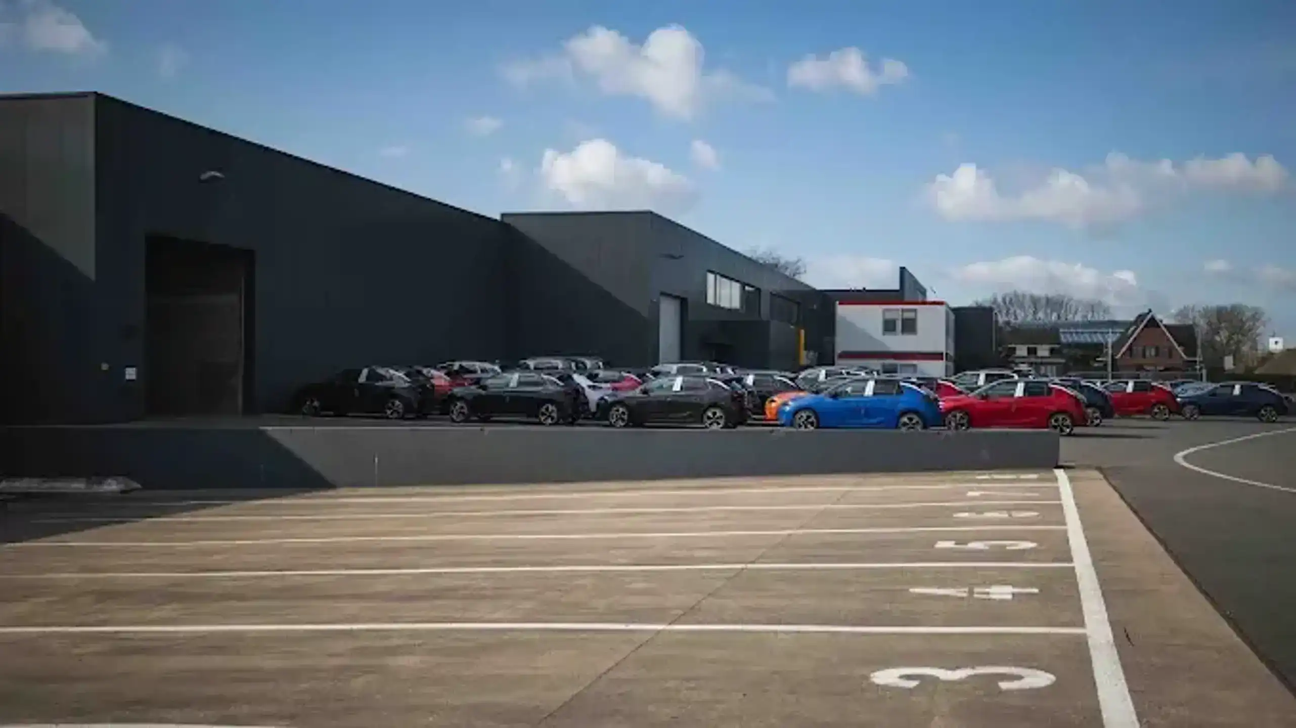 Magazijn met kantoren te Zwijndrecht foto 5