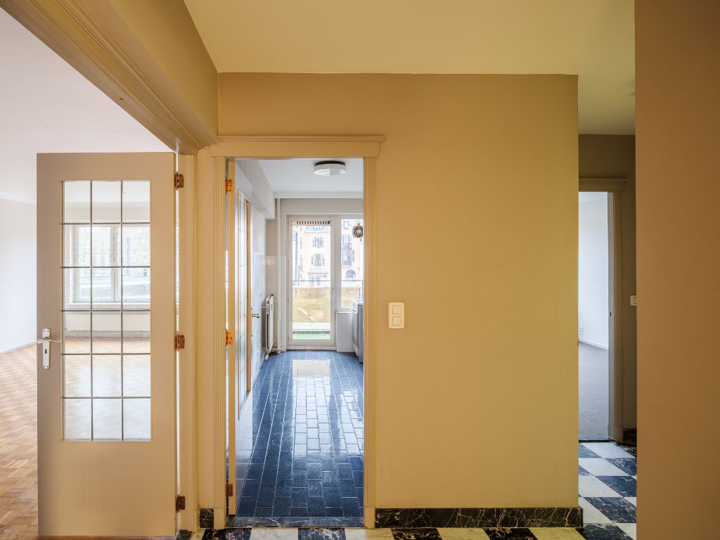 Lichtrijk 1-slaapkamer appartement met zicht op het water foto 6