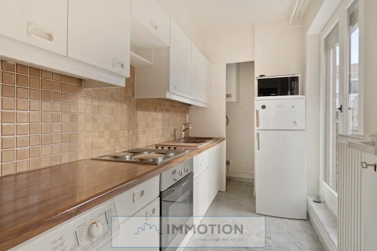 Mooi 1-slaapkamer appartement met parking aan het Overbekeplein. foto 8