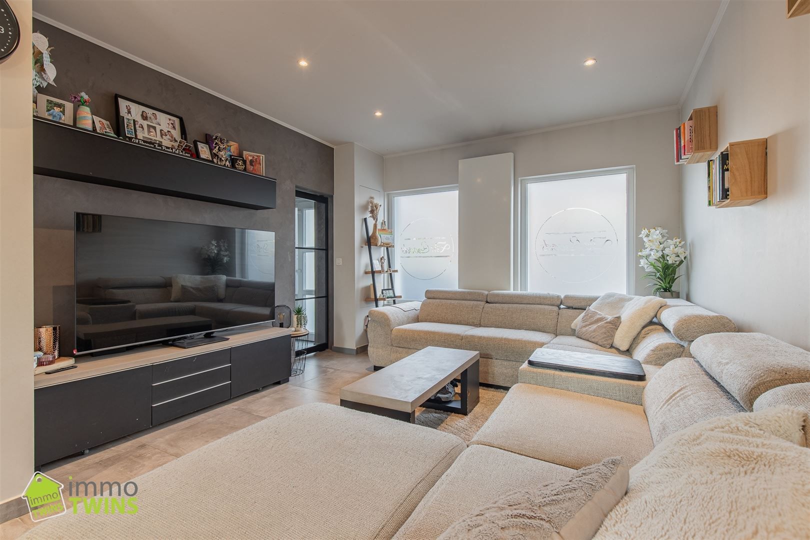 Gerenoveerde woning met loods, oprit en tuin te Grembergen foto 4