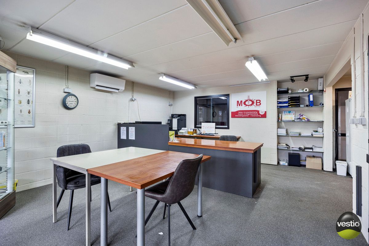 MULTIFUNCTIONEEL HANDELSPAND MET CONCIERGESTUDIO OP 19A82CA TE BEVERST. foto 15
