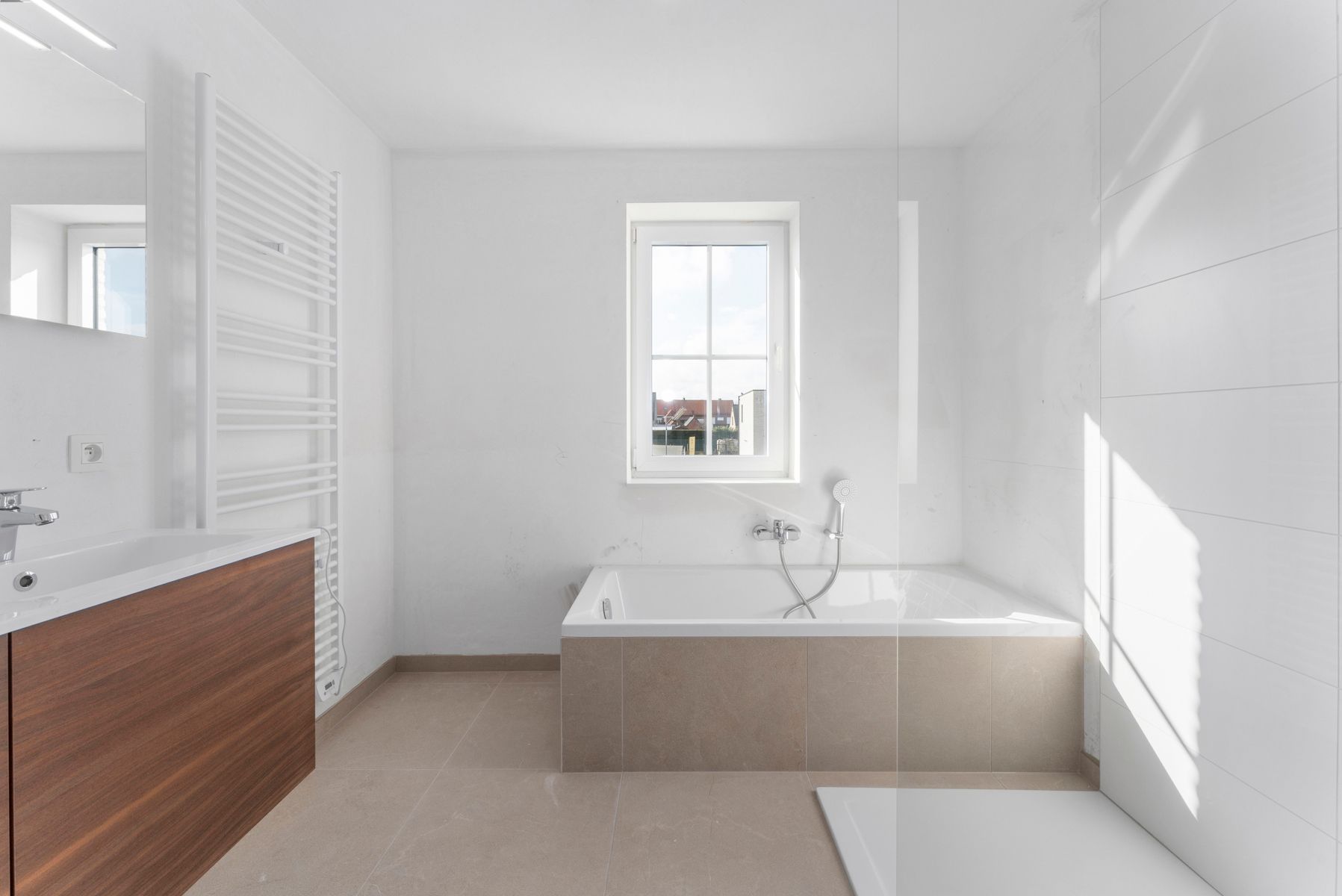 Instapklare, BEN, halfopen woning in het hart van Wingene foto 9