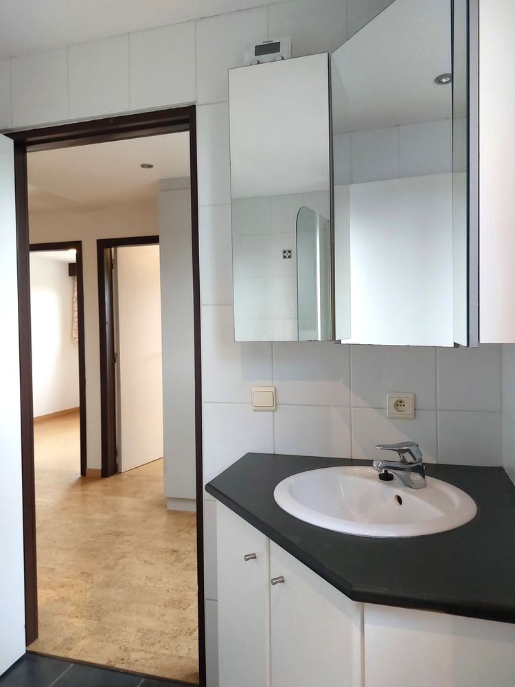 Ruime woning in Leuvense stadsrand // 5 slaapkamers // 2 badkamers //groene tuin // parking foto 22